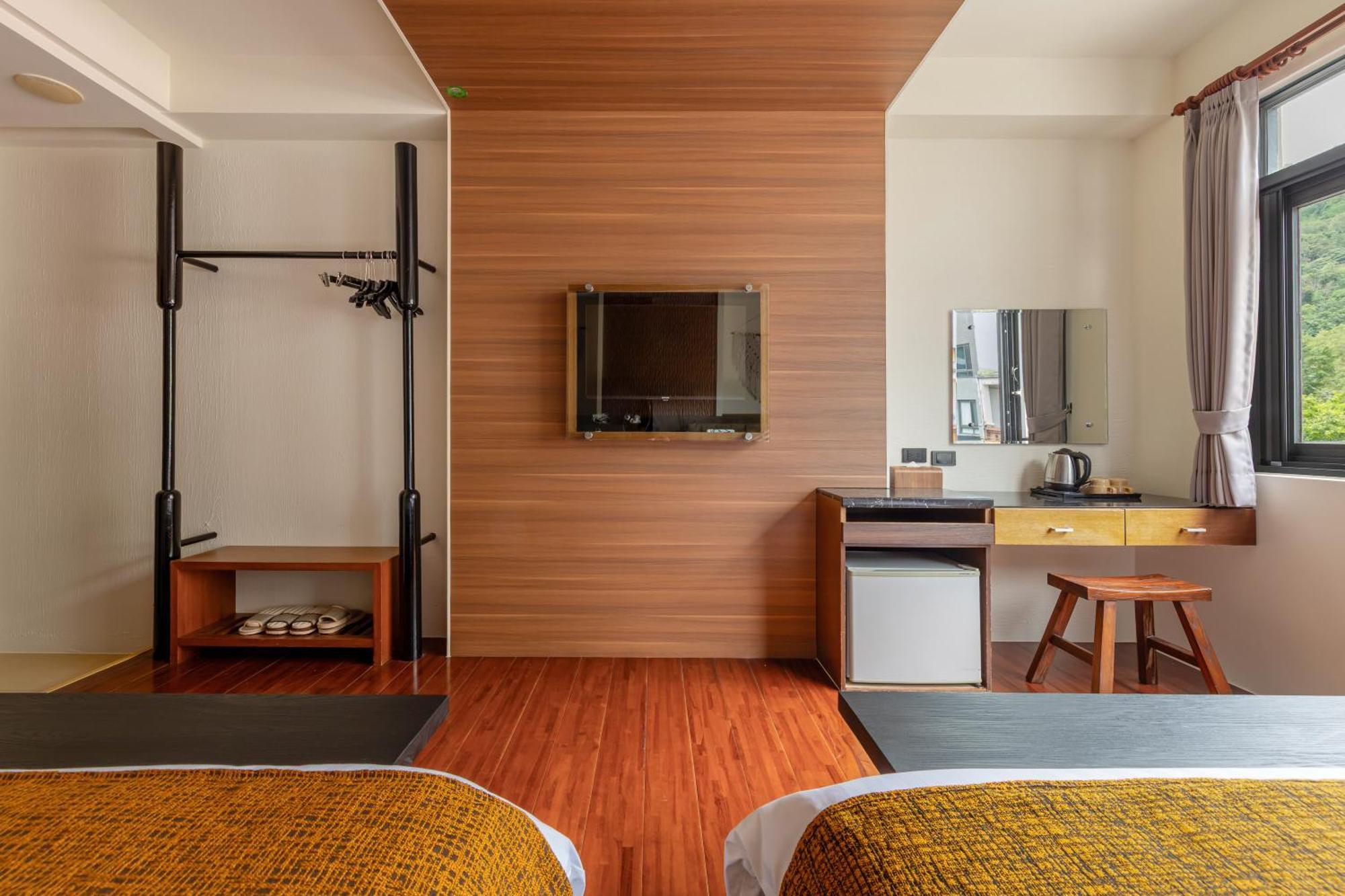 Sun Moon Lake Itathao Vacation Inn With Elevator Yuchi Exterior photo