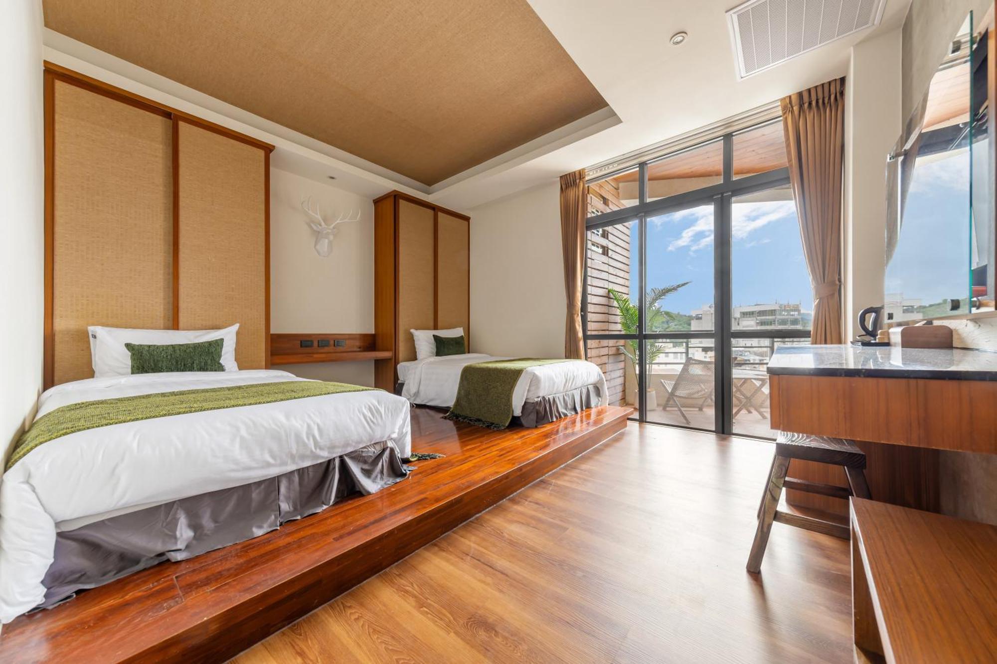 Sun Moon Lake Itathao Vacation Inn With Elevator Yuchi Exterior photo